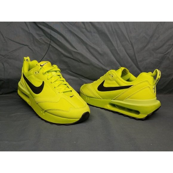 Nike Shoes - Nike Women's Air Max Dawn Running Sneakers Atomic Green Black Size 8 NEW IN BOX!